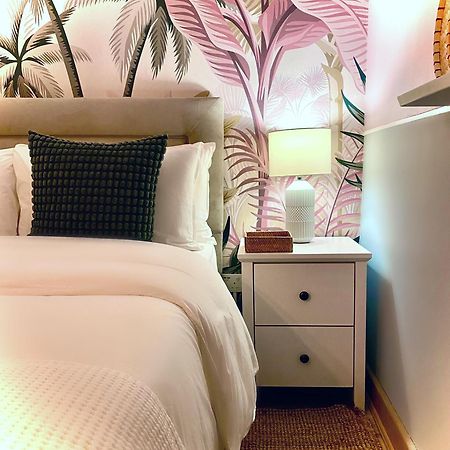 Blush Jungle - Homestay ดับลิน ภายนอก รูปภาพ