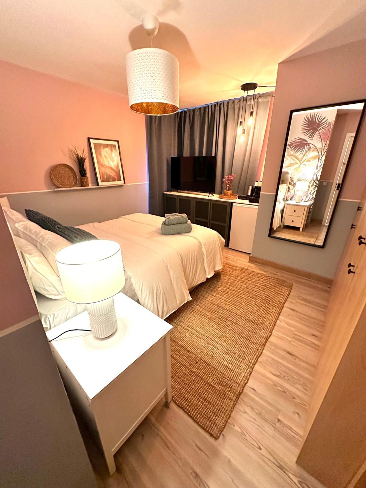 Blush Jungle - Homestay ดับลิน ภายนอก รูปภาพ